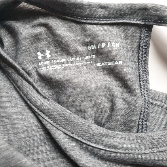Under Armour Gray Long Sleeve with Open Detail Design on Back Size Sm - Picture 5 of 8